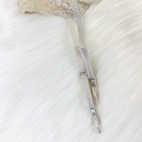 Victoria’s Secret Garter Belt Lingerie M/L - Picture 5 of 12